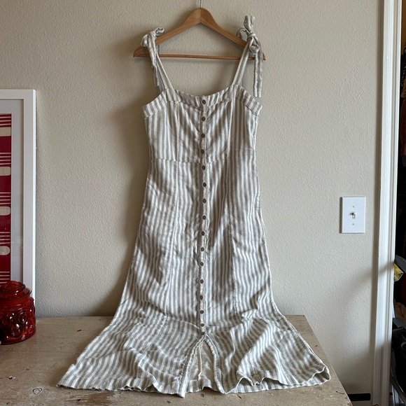 Faherty Dresses & Skirts - Faherty Cream and Tan Striped Linen Maxi Dress with Tie Straps